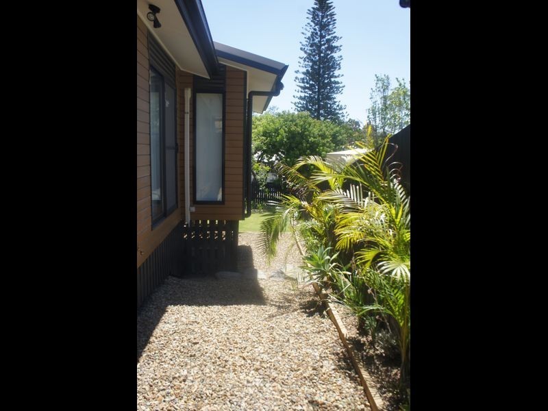 1&2/28 Flounder Crescent, Toolooa QLD 4680