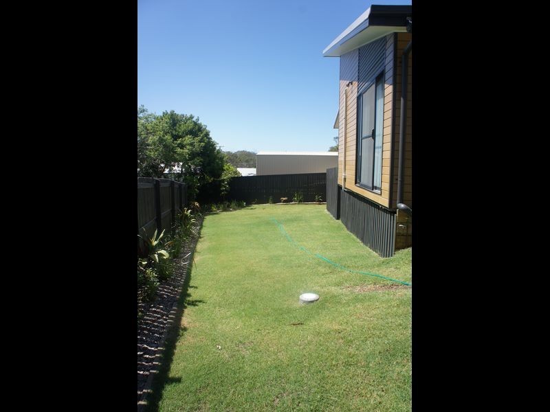 1&2/28 Flounder Crescent, Toolooa QLD 4680