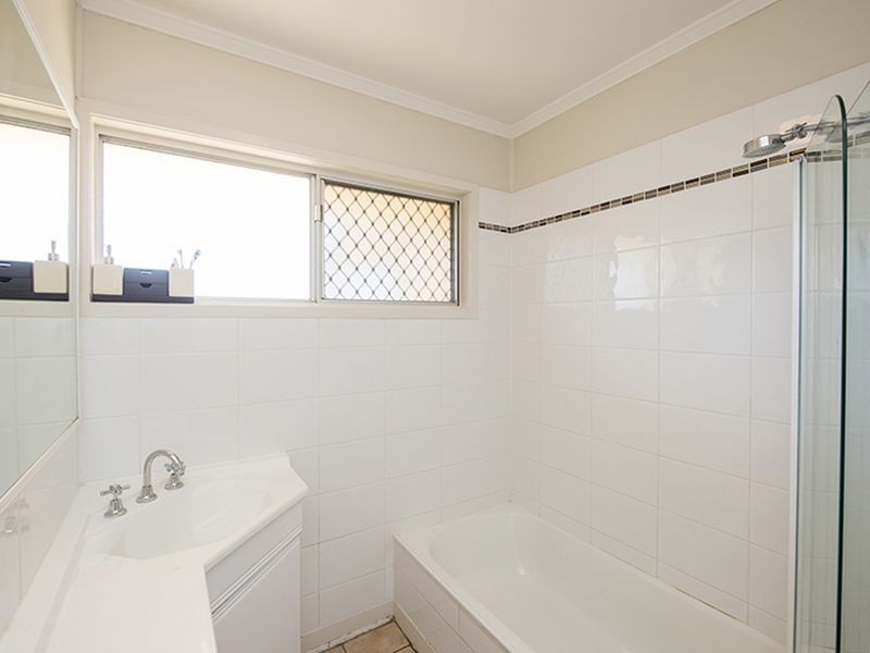 28 Lyons Street, South Gladstone QLD 4680