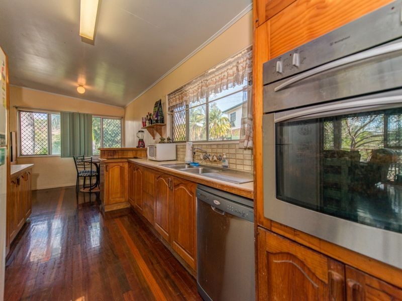 9 Curtis Street, West Gladstone QLD 4680