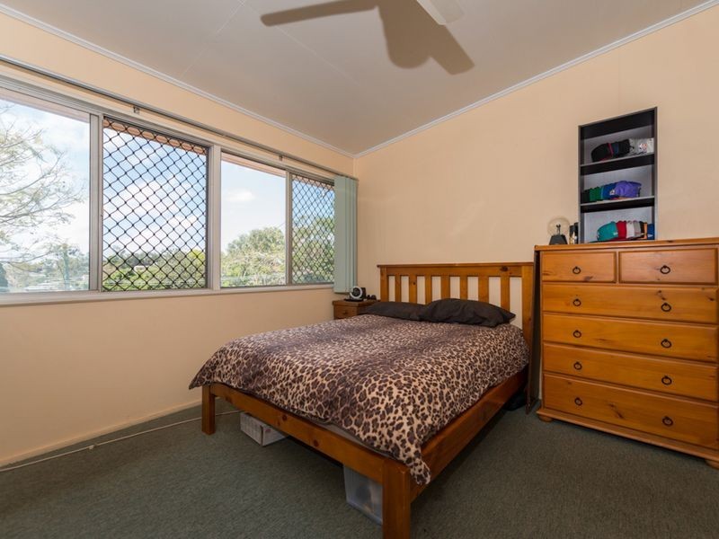 9 Curtis Street, West Gladstone QLD 4680