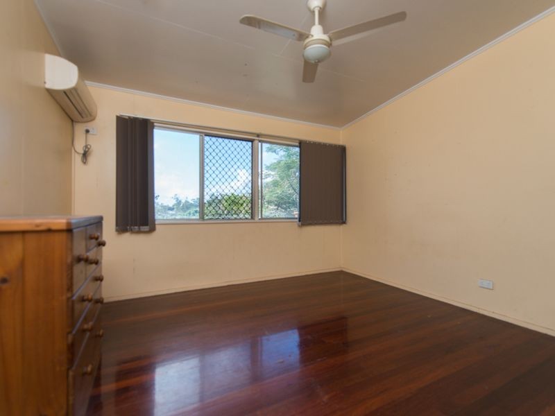 9 Curtis Street, West Gladstone QLD 4680