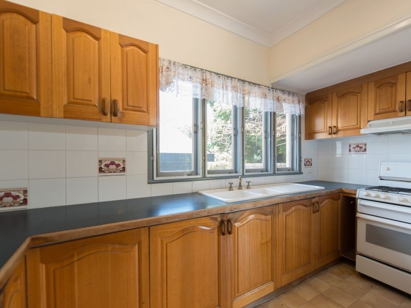 5 George Street, West Gladstone QLD 4680