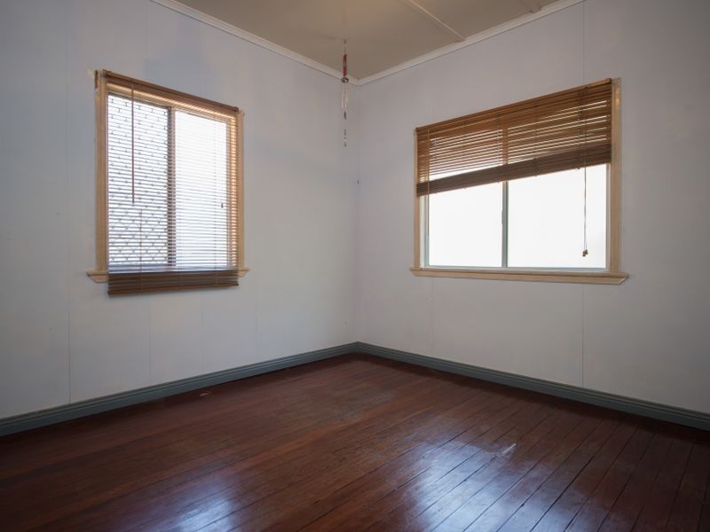 5 George Street, West Gladstone QLD 4680