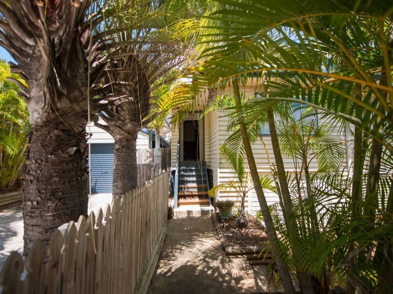 5 George Street, West Gladstone QLD 4680