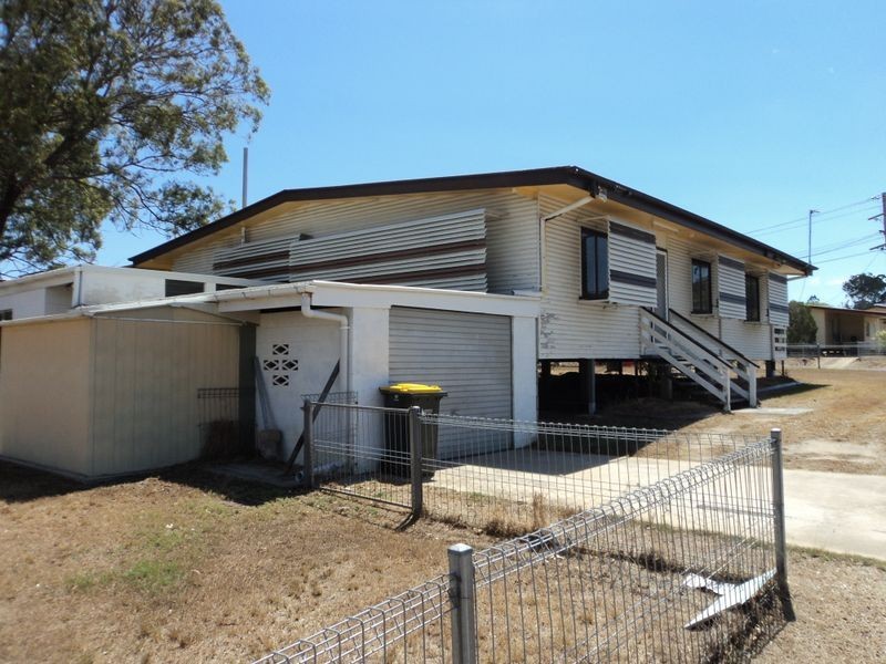 23 Larsen Street, West Gladstone QLD 4680