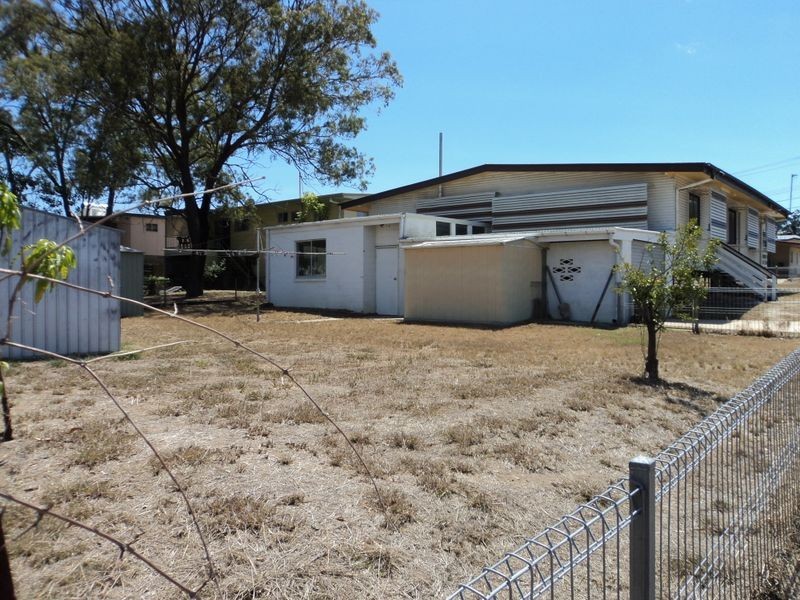 23 Larsen Street, West Gladstone QLD 4680
