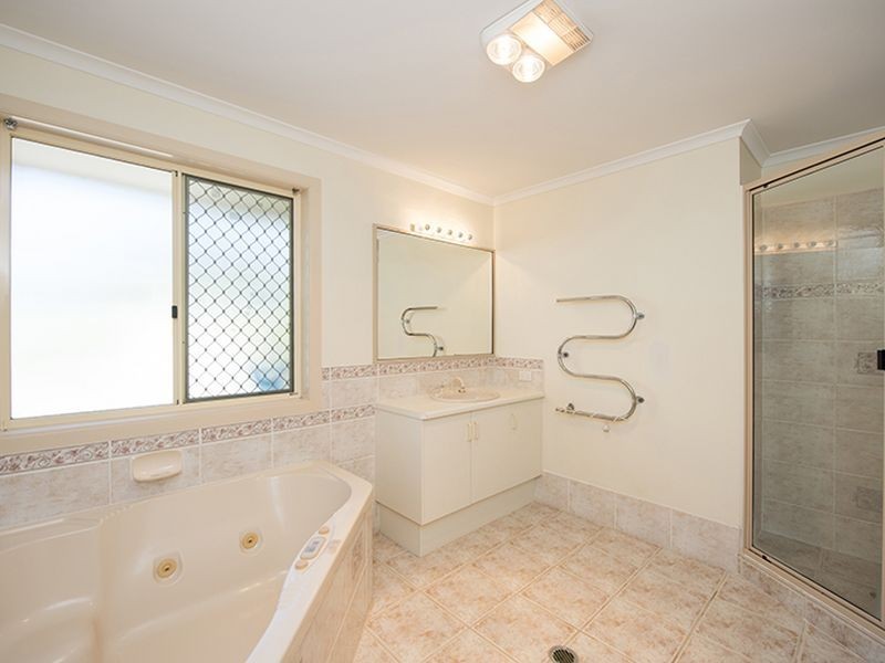 7 Daydream Drive, Clinton QLD 4680
