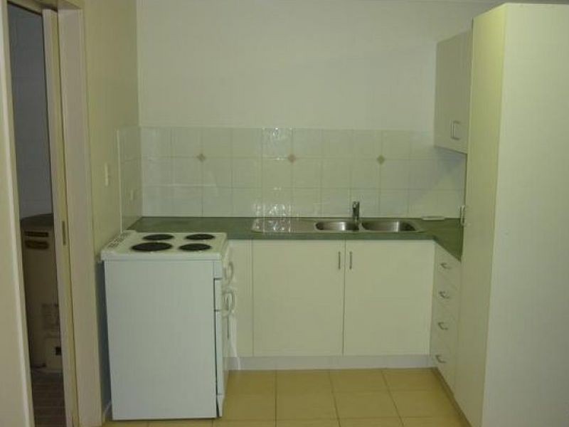 14 Mccann Street, South Gladstone QLD 4680