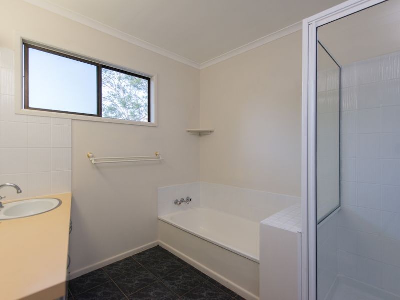 7 Jacaranda Court, New Auckland QLD 4680