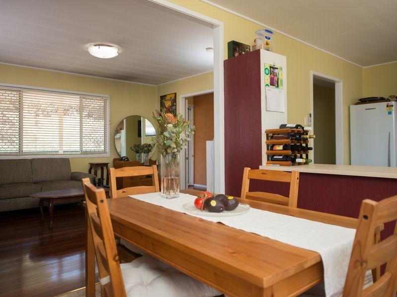 9 Peters Crescent, West Gladstone QLD 4680