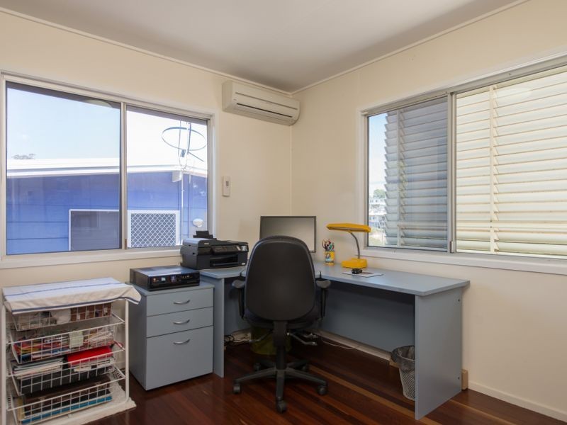 9 Peters Crescent, West Gladstone QLD 4680