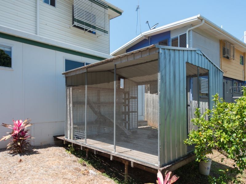 9 Peters Crescent, West Gladstone QLD 4680