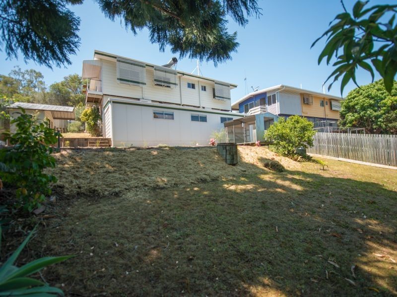 9 Peters Crescent, West Gladstone QLD 4680