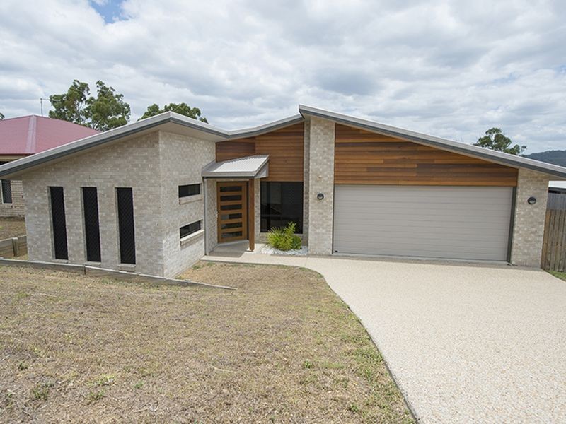 42 Dartmouth Close, Clinton QLD 4680