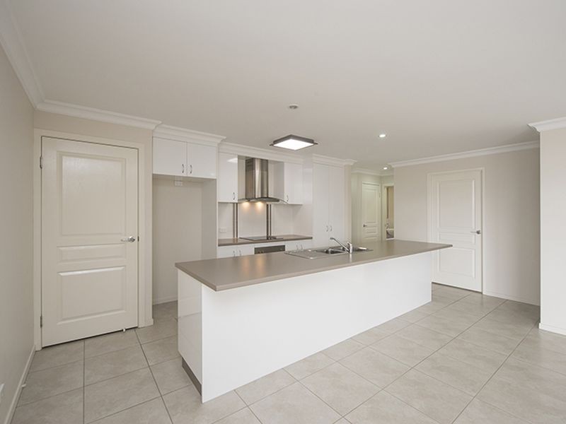 42 Dartmouth Close, Clinton QLD 4680