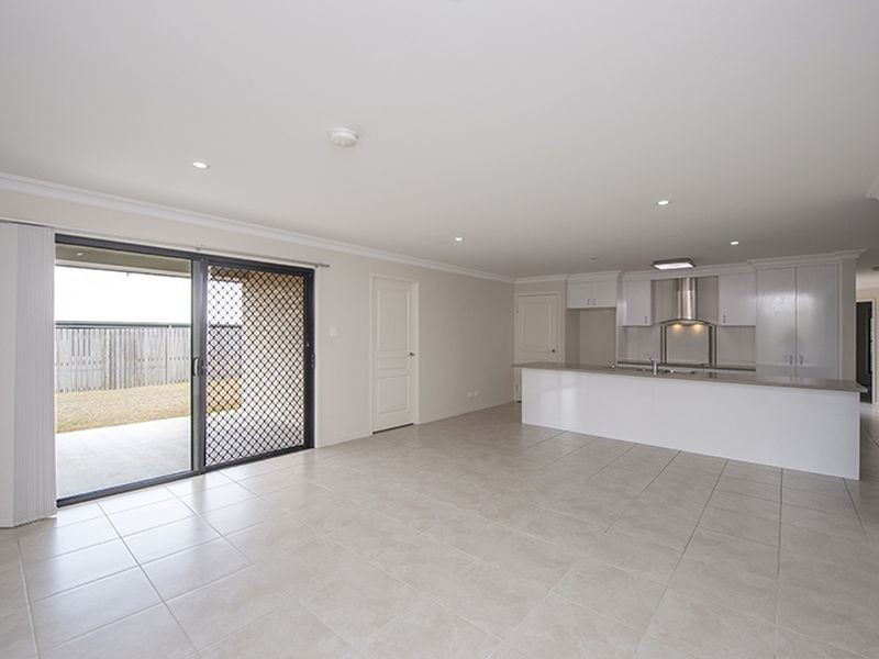 42 Dartmouth Close, Clinton QLD 4680