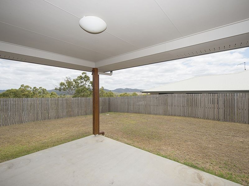 42 Dartmouth Close, Clinton QLD 4680