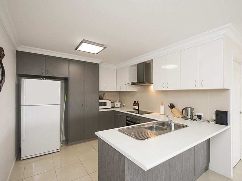 17 Dartmouth Close, Clinton QLD 4680