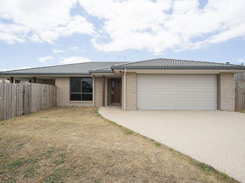 17 Dartmouth Close, Clinton QLD 4680