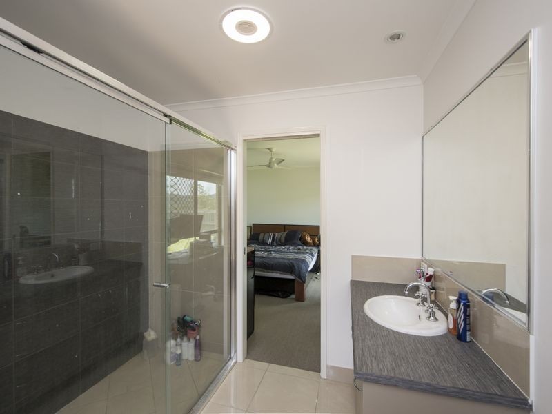 17 Dartmouth Close, Clinton QLD 4680