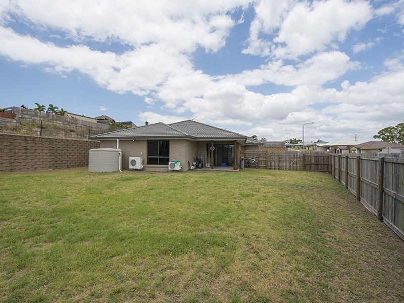 17 Dartmouth Close, Clinton QLD 4680