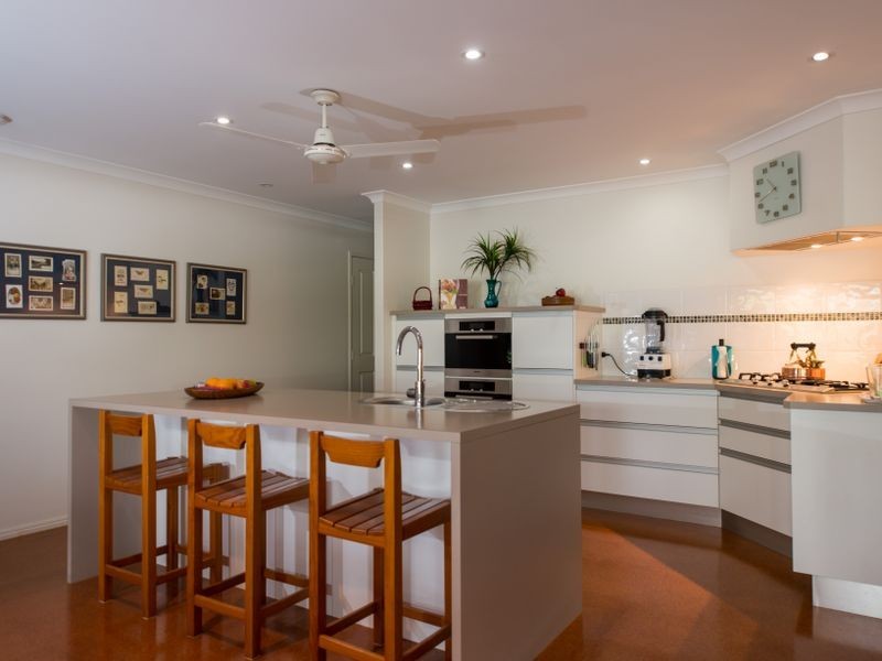 1 Phoenix Place, Telina QLD 4680