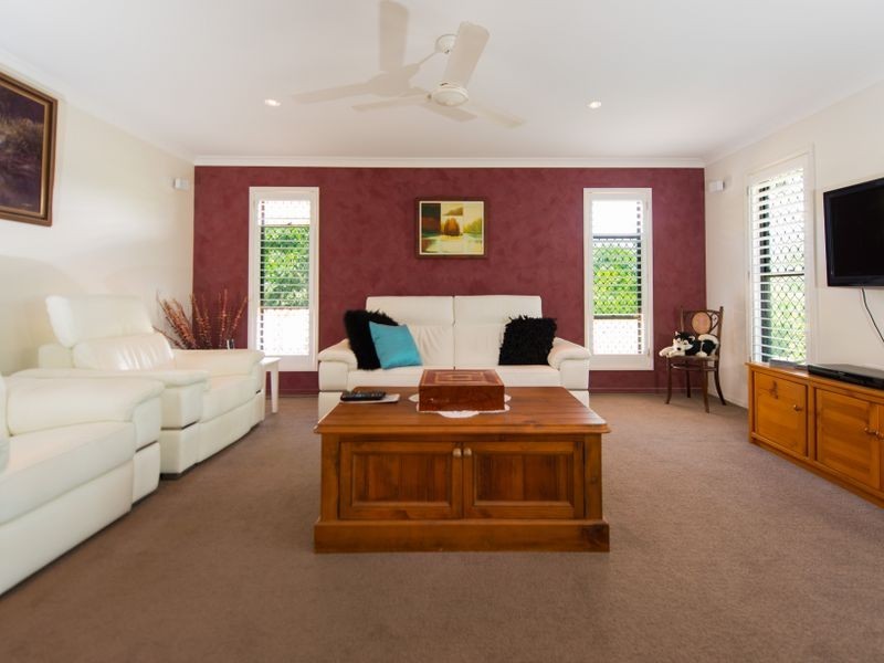 1 Phoenix Place, Telina QLD 4680
