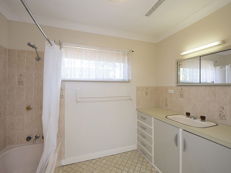 35 Roberts Street, South Gladstone QLD 4680