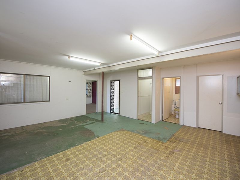 35 Roberts Street, South Gladstone QLD 4680