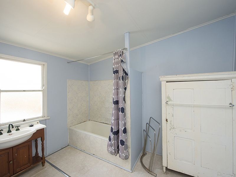 69 Tank Street, West Gladstone QLD 4680