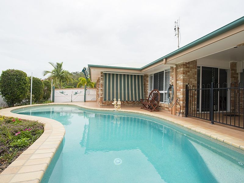 6 Buckingham Court, Telina QLD 4680