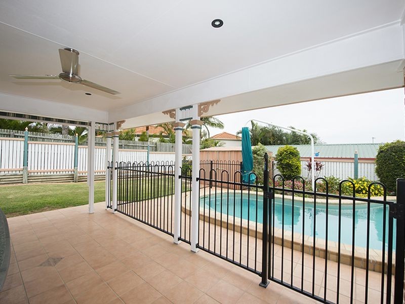 6 Buckingham Court, Telina QLD 4680