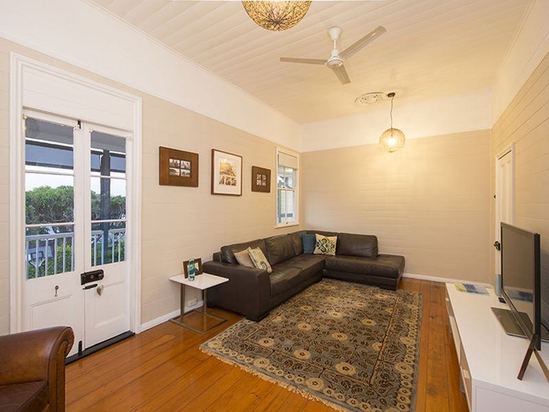 8 Fowler Lane, West Gladstone QLD 4680