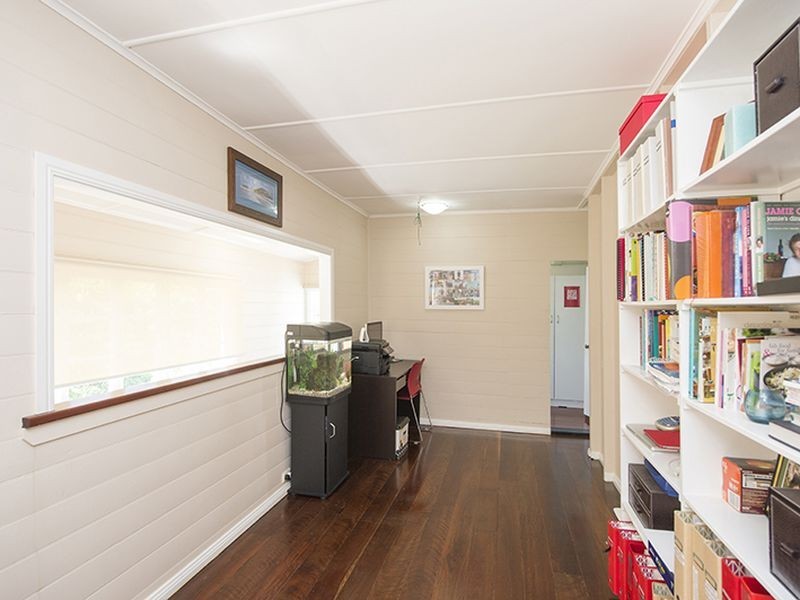 8 Fowler Lane, West Gladstone QLD 4680