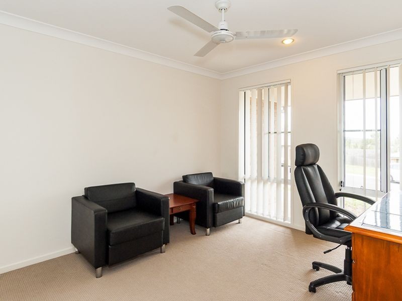 27 Dartmouth Close, Clinton QLD 4680