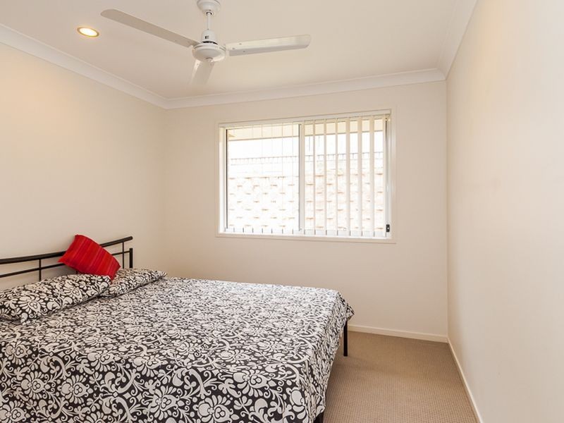 27 Dartmouth Close, Clinton QLD 4680