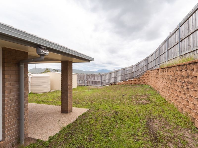 27 Dartmouth Close, Clinton QLD 4680