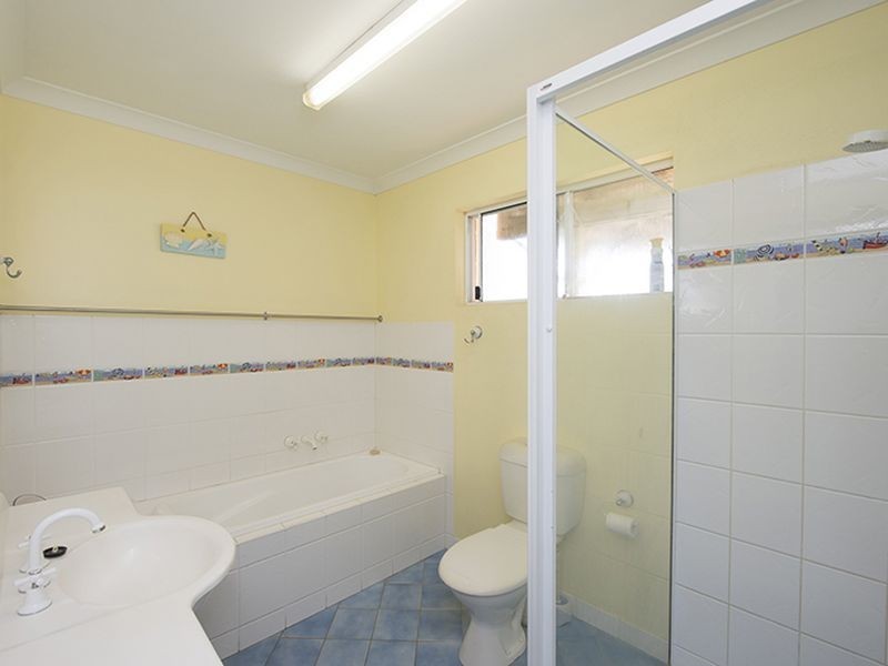 48 Fisher Street, West Gladstone QLD 4680