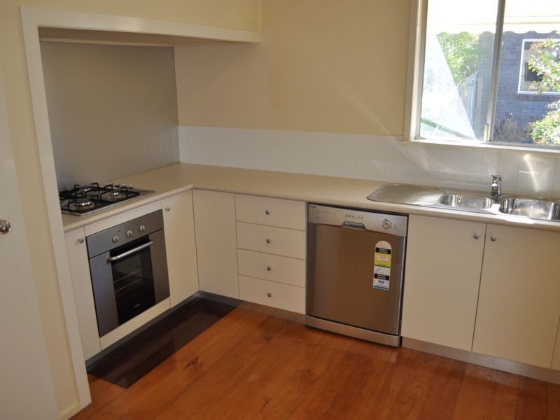 16 Fowler Street, West Gladstone QLD 4680