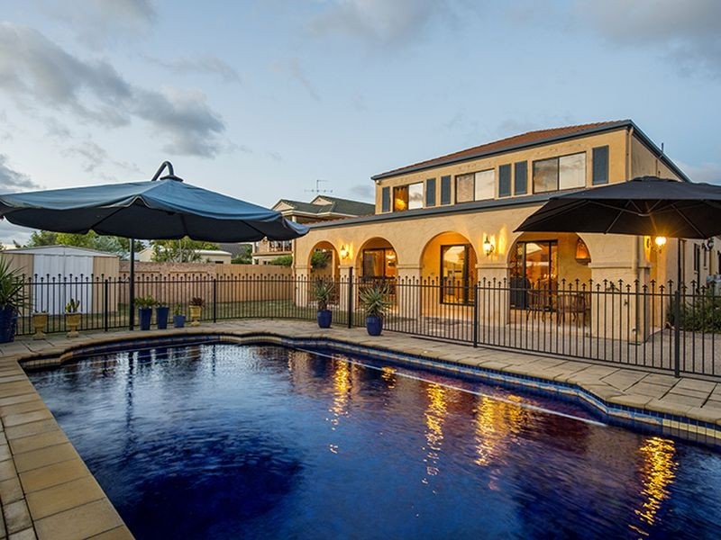 26 Fairbairn Place, Clinton QLD 4680