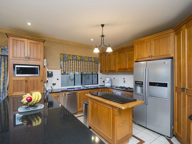 26 Fairbairn Place, Clinton QLD 4680