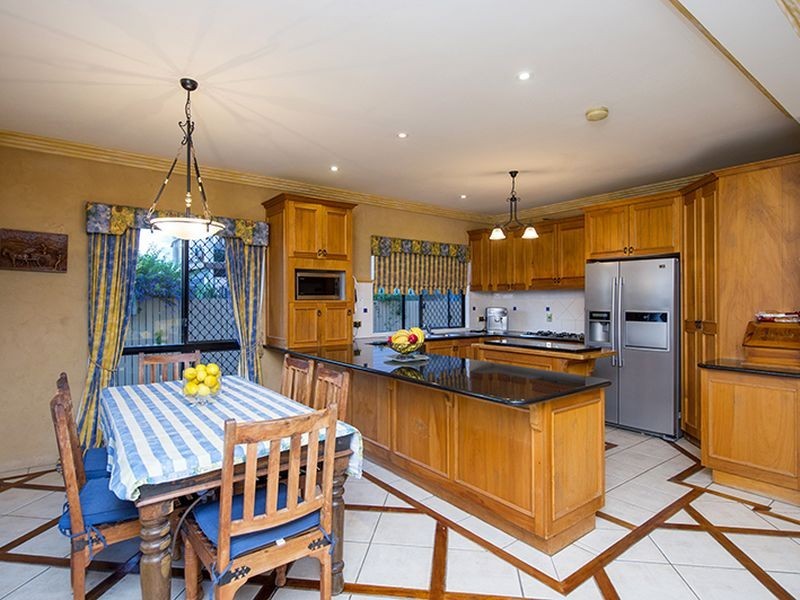 26 Fairbairn Place, Clinton QLD 4680