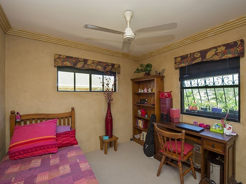 26 Fairbairn Place, Clinton QLD 4680