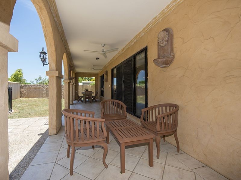 26 Fairbairn Place, Clinton QLD 4680