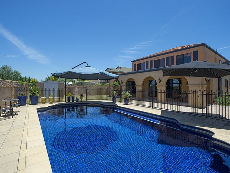 26 Fairbairn Place, Clinton QLD 4680