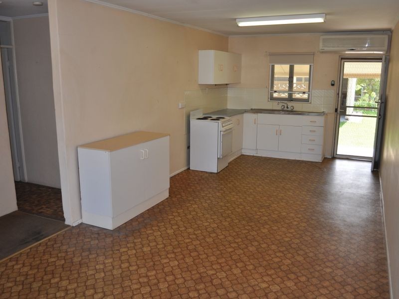 5 Charles Street, West Gladstone QLD 4680