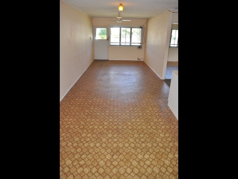 5 Charles Street, West Gladstone QLD 4680