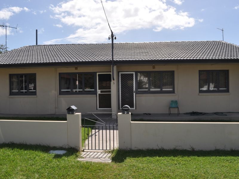 5 Charles Street, West Gladstone QLD 4680