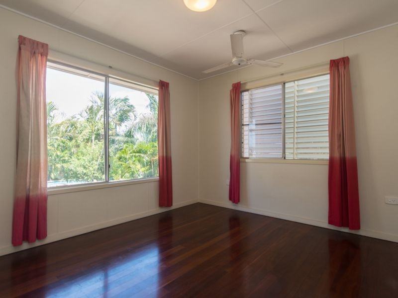 5 The Esplanade, Barney Point QLD 4680